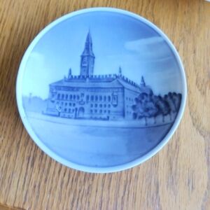 VINTAGE MINIATURE ROYAL COPENHAGEN PLATE MARKED 2773 denmark